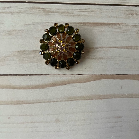 Set of 7 Vintage and vintage Style Brooches - Picture 8 of 15